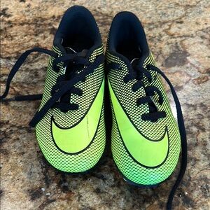 Nike Kids Green Soccer Shoes